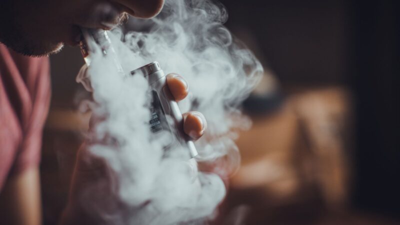 Vaping vs. Smoking: Key Differences Between E-Cigs and Traditional Cigarettes